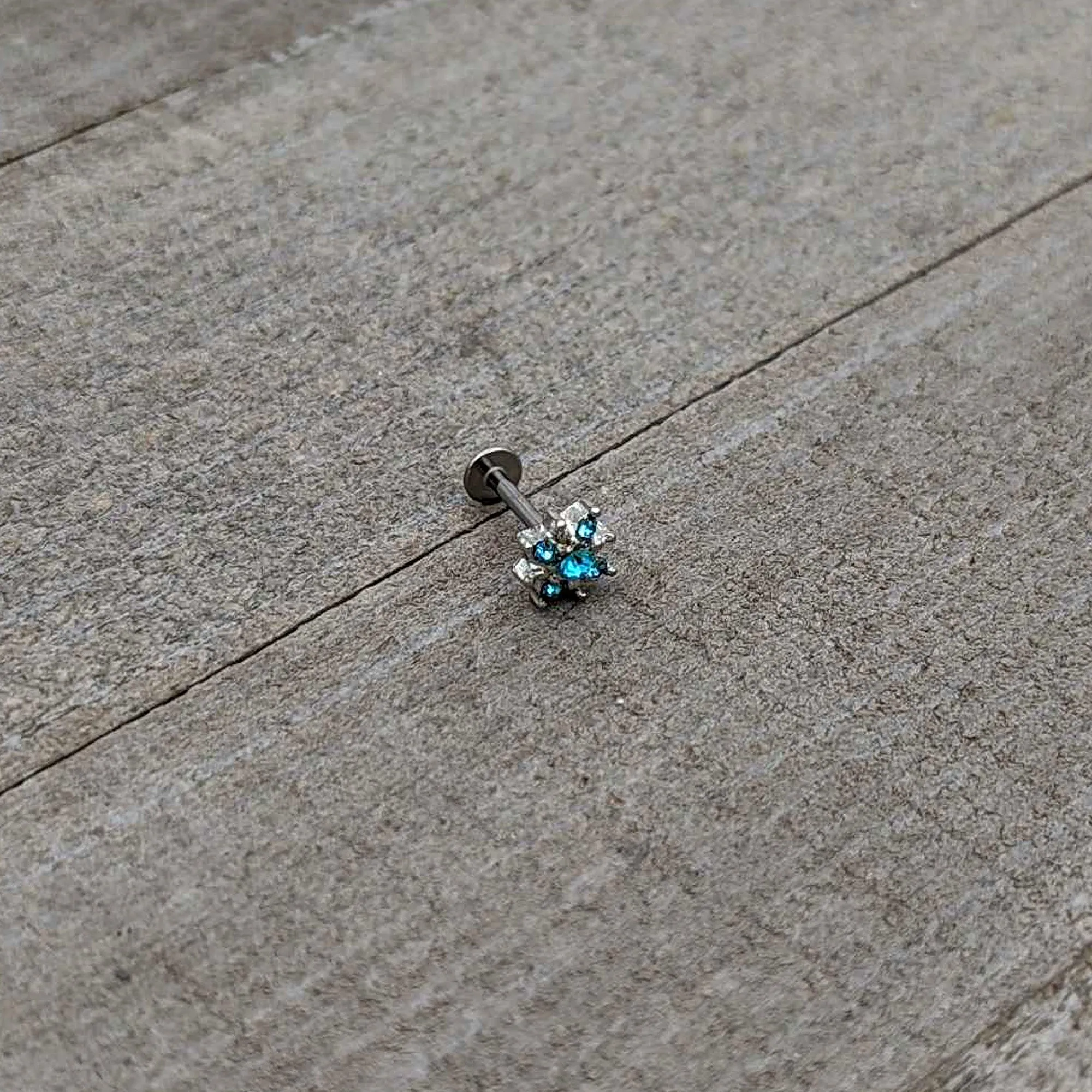 16 Gauge 5/16 Blue Gem Stylish Snowflake Labret Monroe Tragus