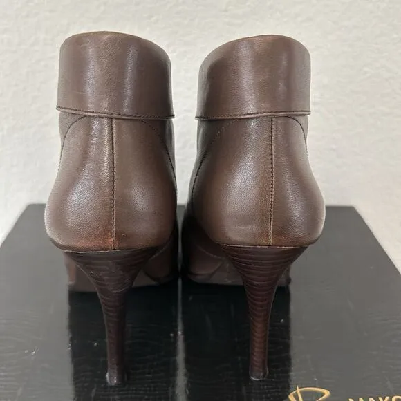 B Makowsky Dark Brown Leather Booties Size 5.5
