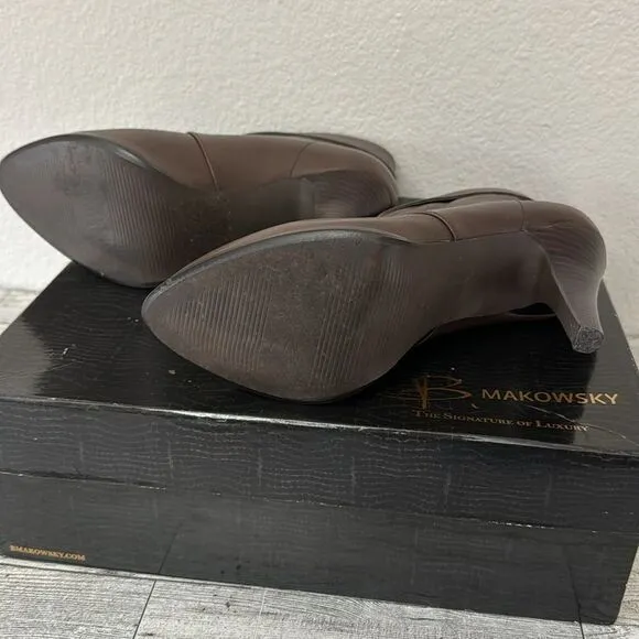 B Makowsky Dark Brown Leather Booties Size 5.5