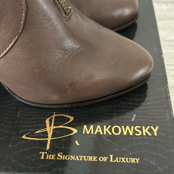 B Makowsky Dark Brown Leather Booties Size 5.5