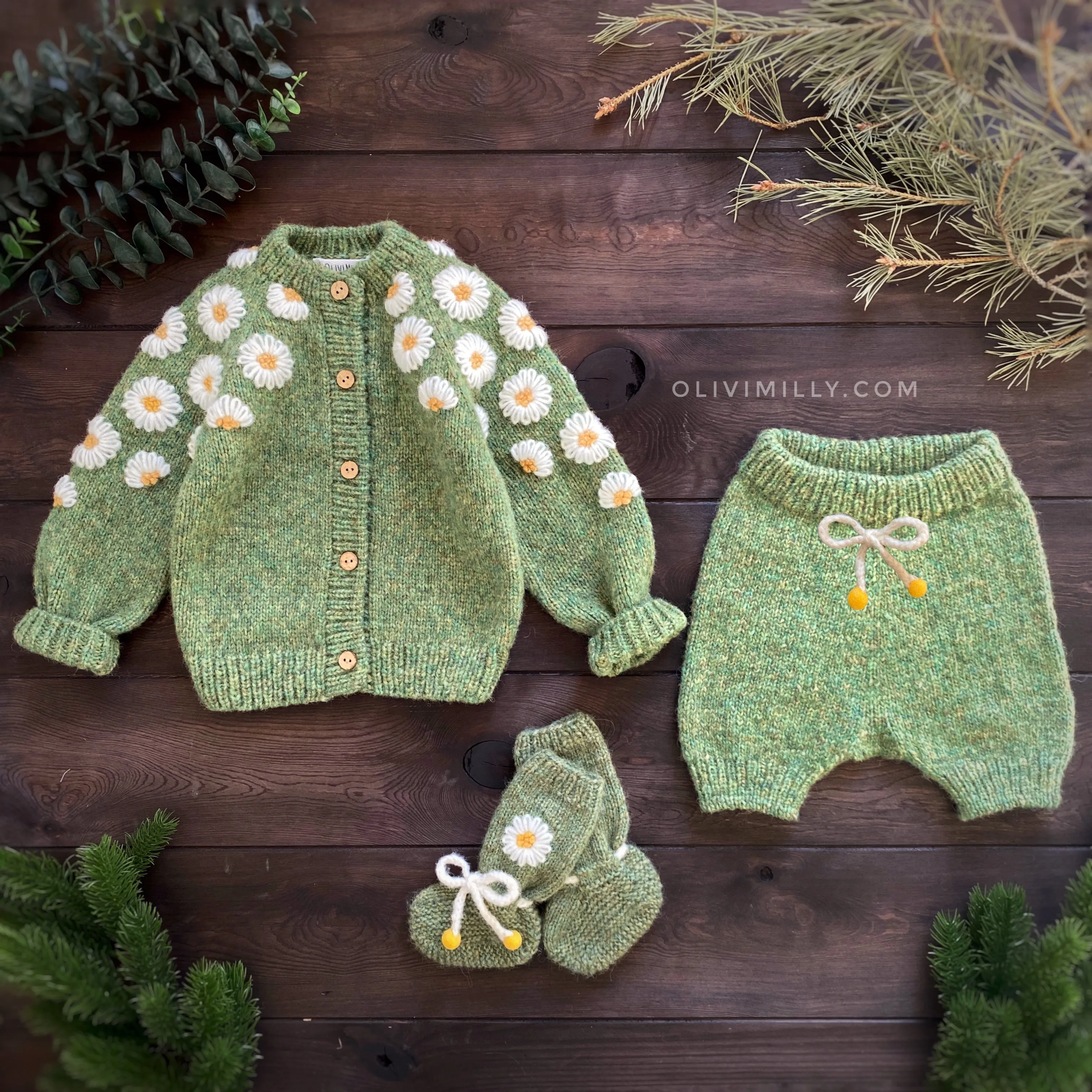 Chamomile Booties |green moss| in stock (9-12m)