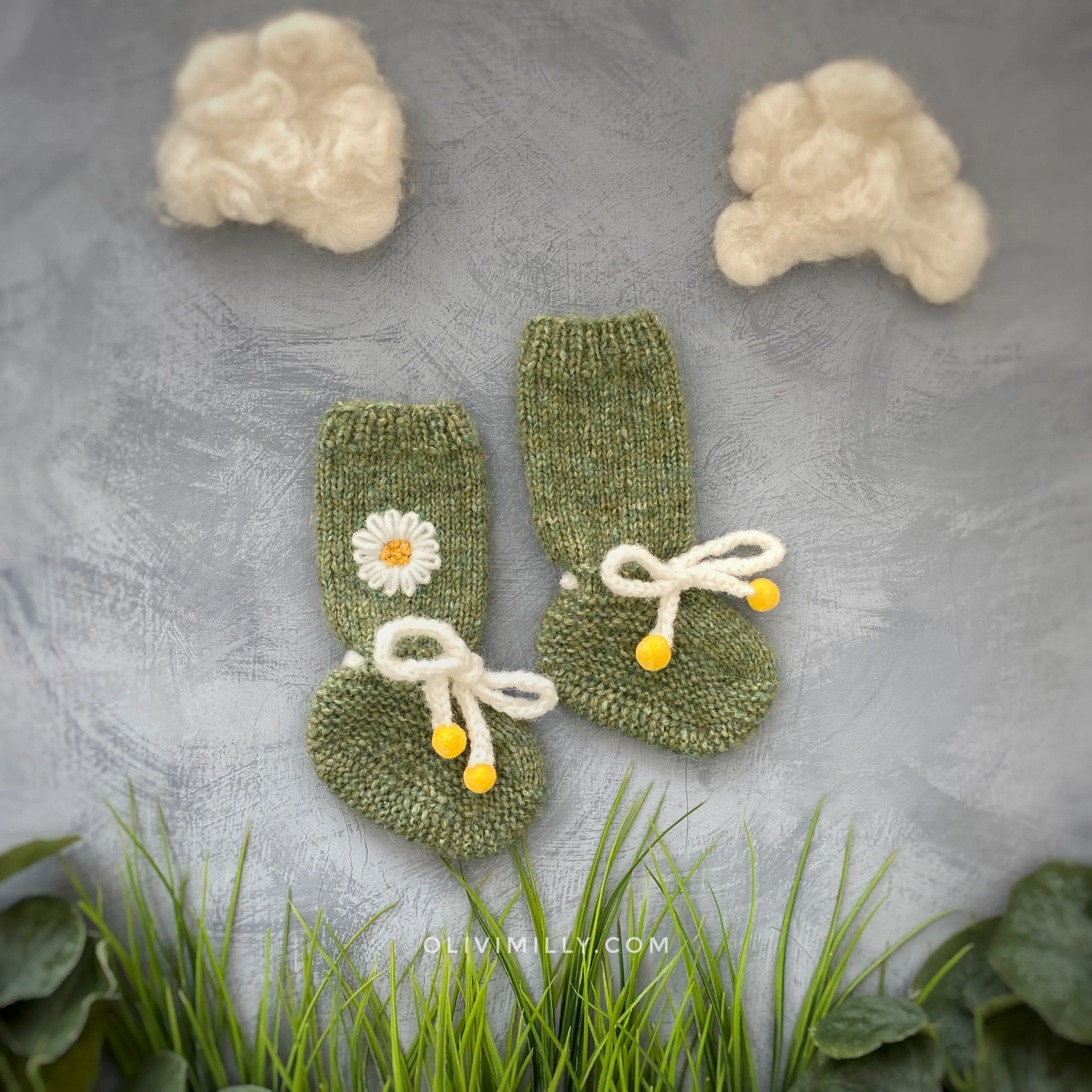 Chamomile Booties |green moss| in stock (9-12m)