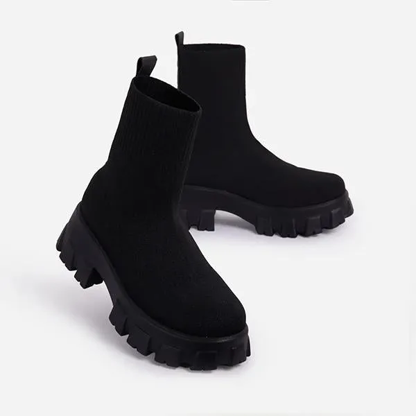 KNITTED BOOTIES