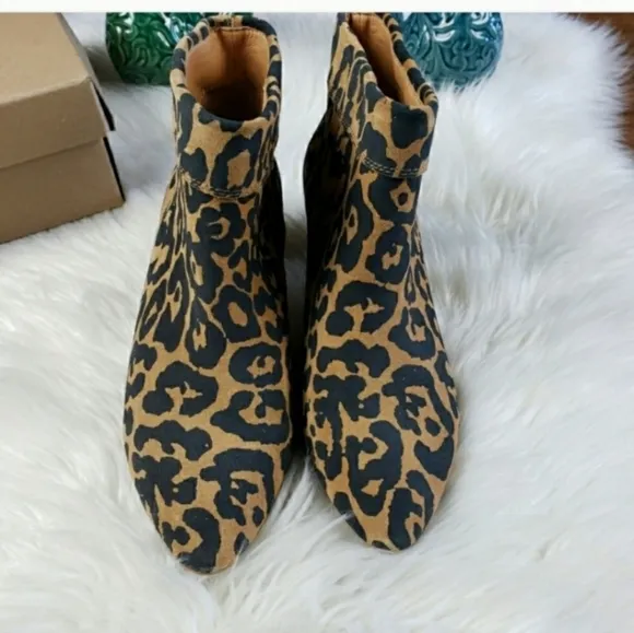 Lucky brand Zaprika suede booties 8.5