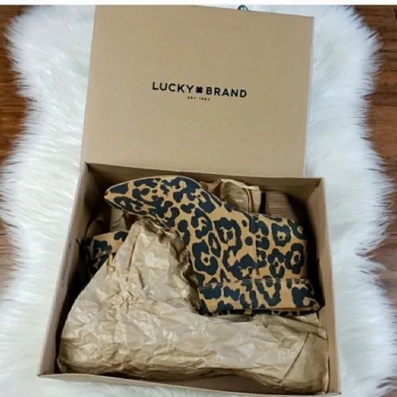 Lucky brand Zaprika suede booties 8.5