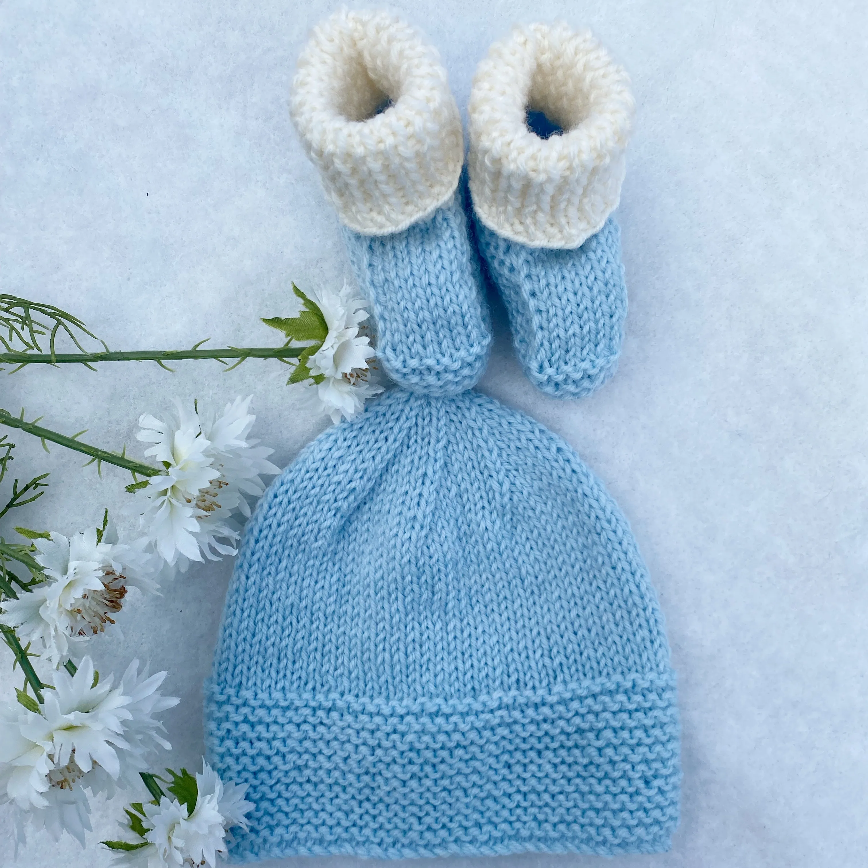 Merino baby bootie and hat set