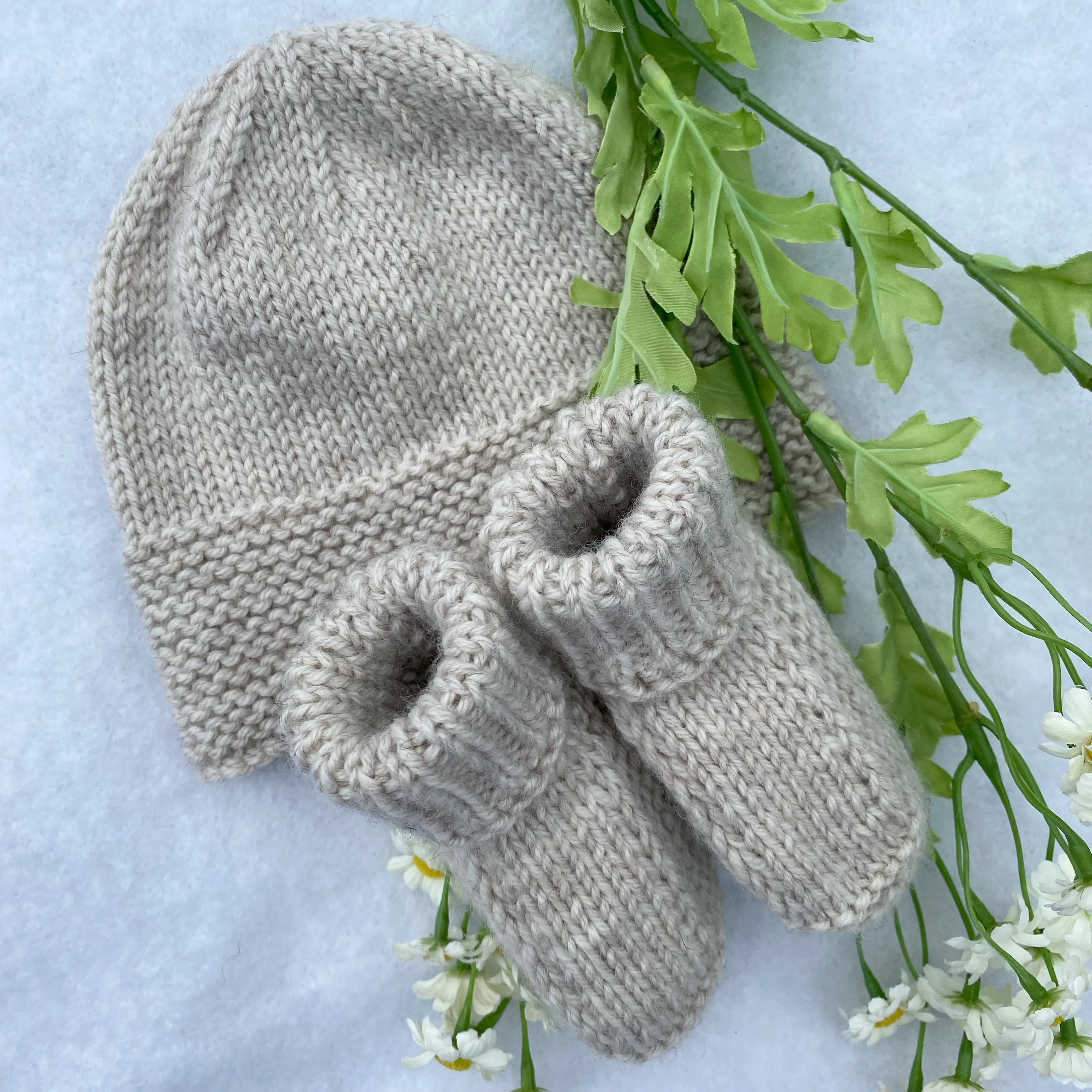 Merino baby bootie and hat set