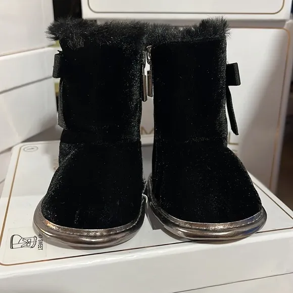 Michael Kors Baby Sweet booties boots crib shoes girls velour blk infant Size 1