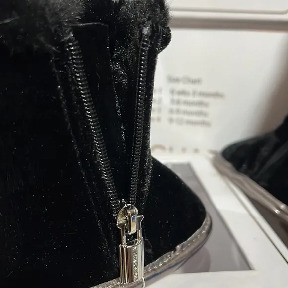 Michael Kors Baby Sweet booties boots crib shoes girls velour blk infant Size 1