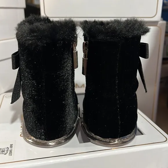 Michael Kors Baby Sweet booties boots crib shoes girls velour blk infant Size 1