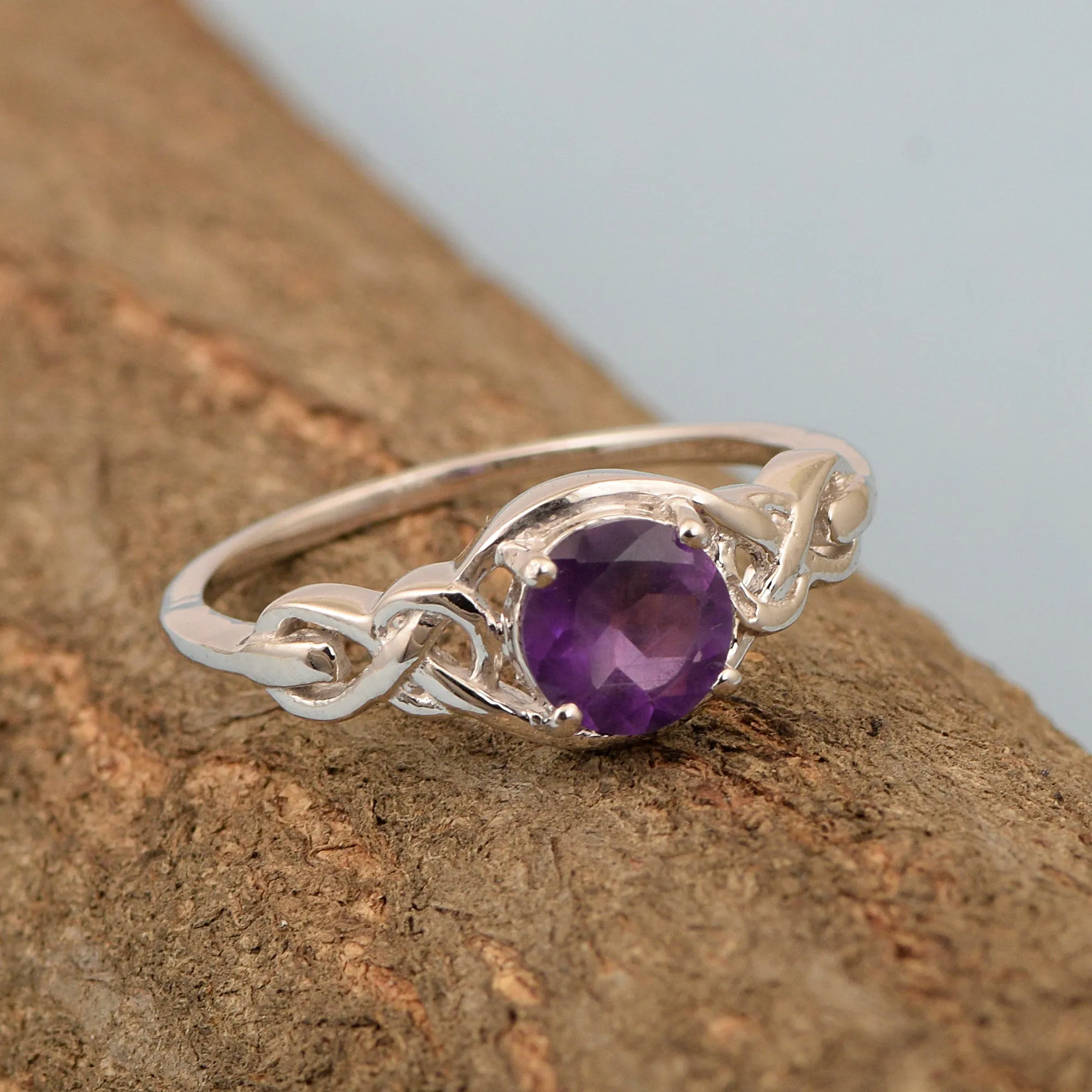 Stylish 925 Sterling Silver Round 6MM Amethyst Women Love Wedding Ring