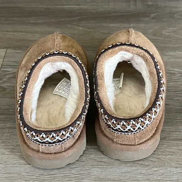 Ugg Kids Tasman II Embroidered Slipper size 8