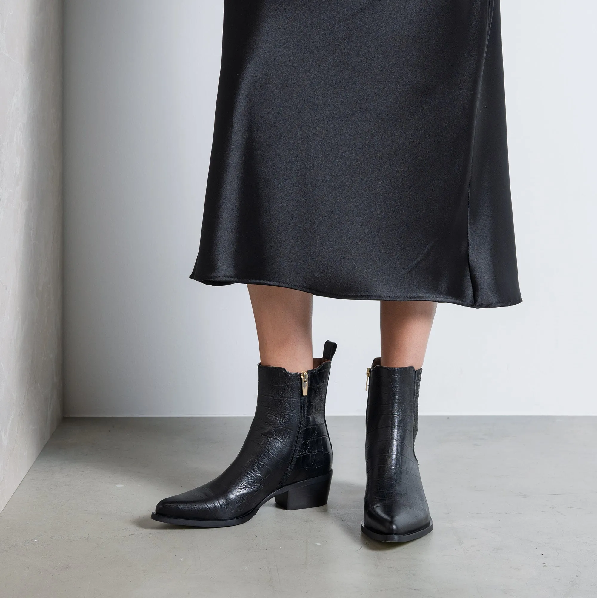 Vendôme Amandine croco black calfskin leather boots