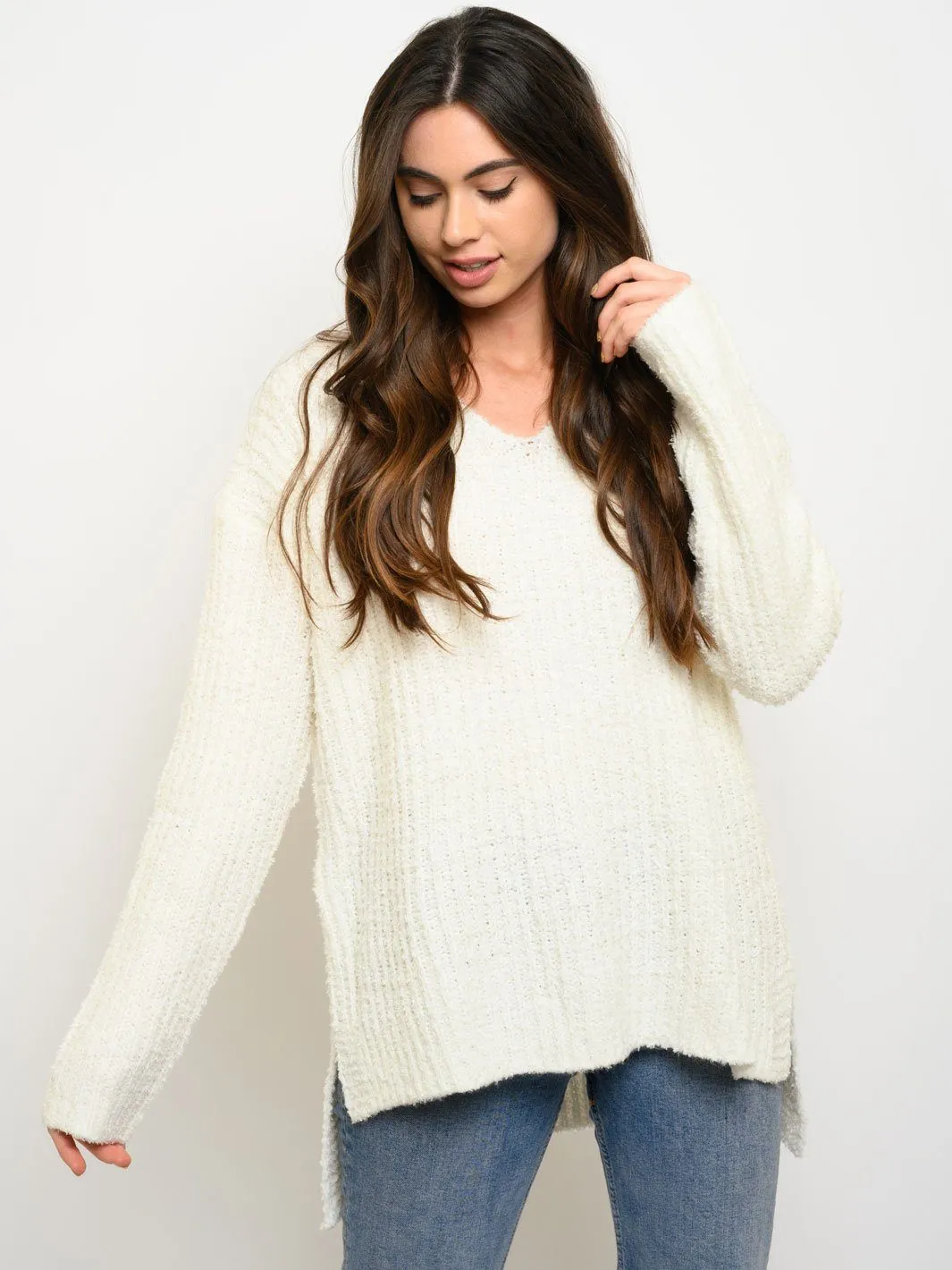 WOMEN'S LONG SLEEVE V-NECK SWEATER